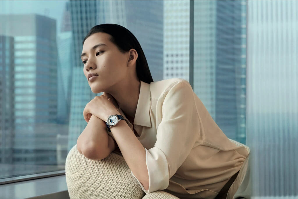 A women with Montblanc Watch