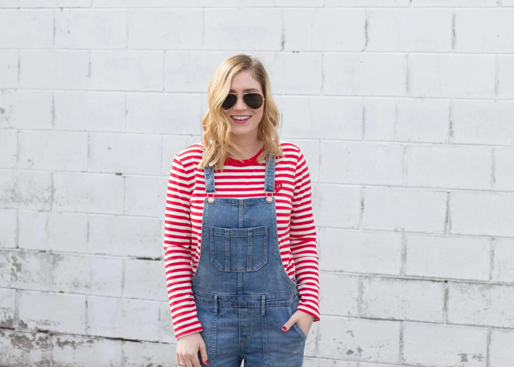 Denim Overalls and Stripped Tee Outfit Ideas for Women