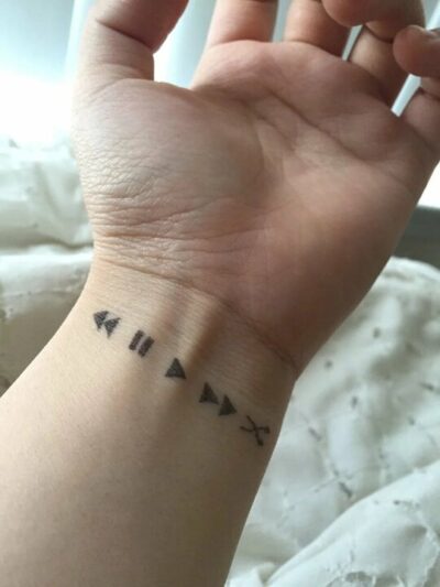 Minimalist Tattoo Ideas for Men and Women in 2025 | Fashionterest