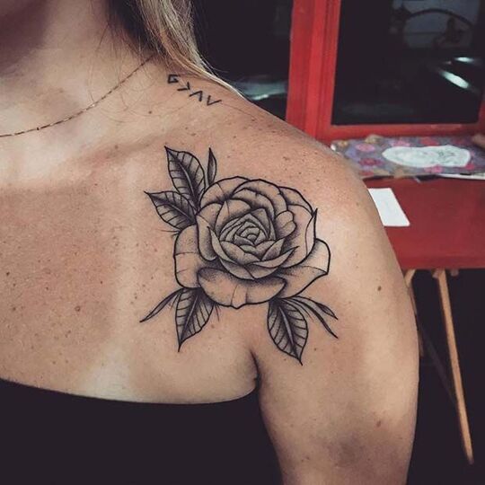 Rose Tattoos on shoulder for Women