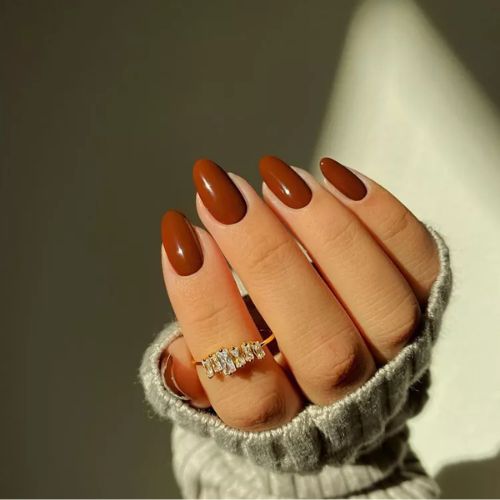 Almond shaped nails