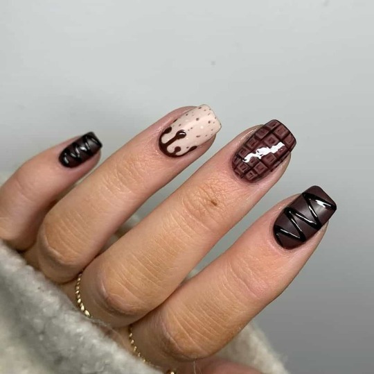 Chocolate Drip nail